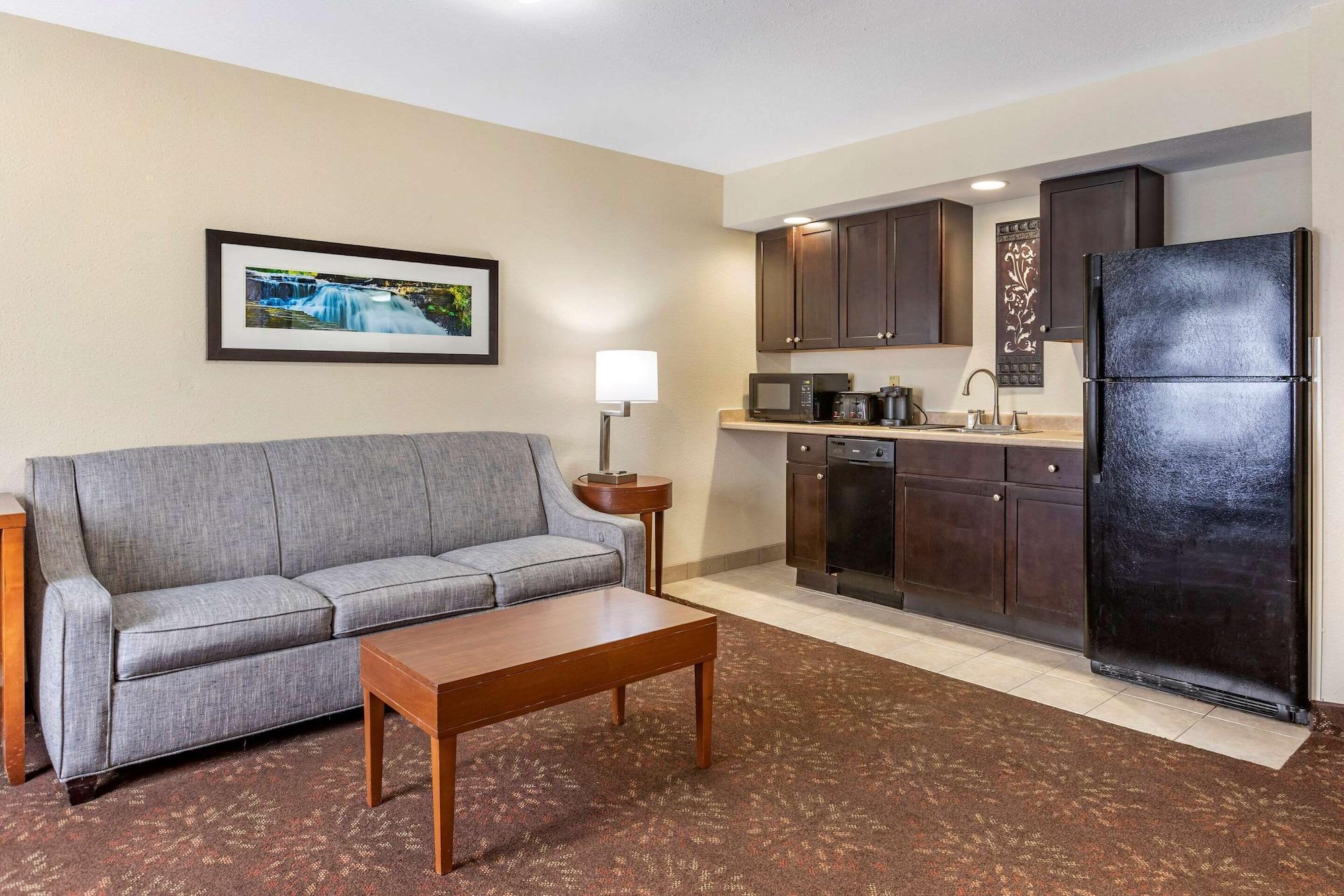 Comfort Inn Okemos - East Lansing מראה חיצוני תמונה