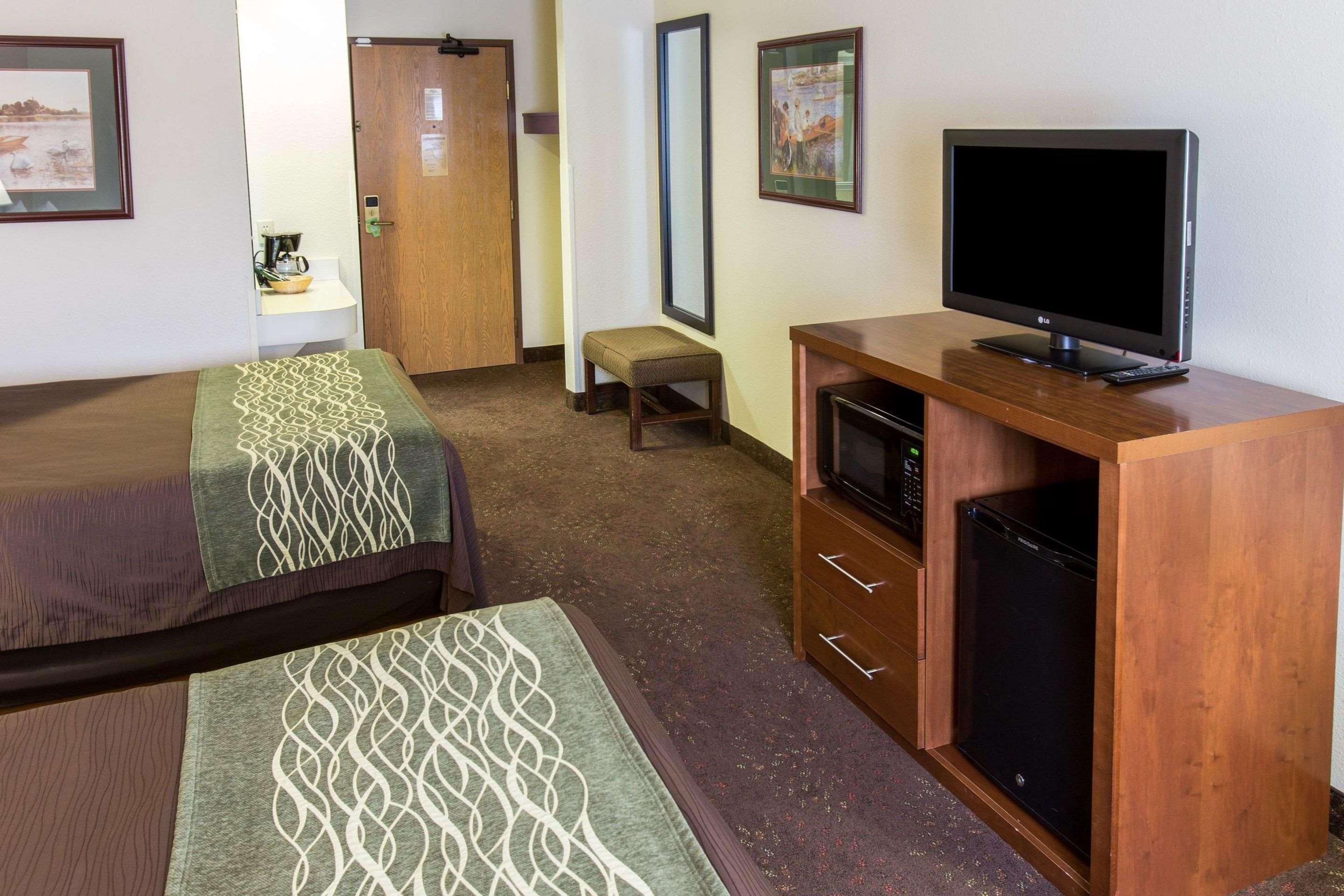 Comfort Inn Okemos - East Lansing מראה חיצוני תמונה