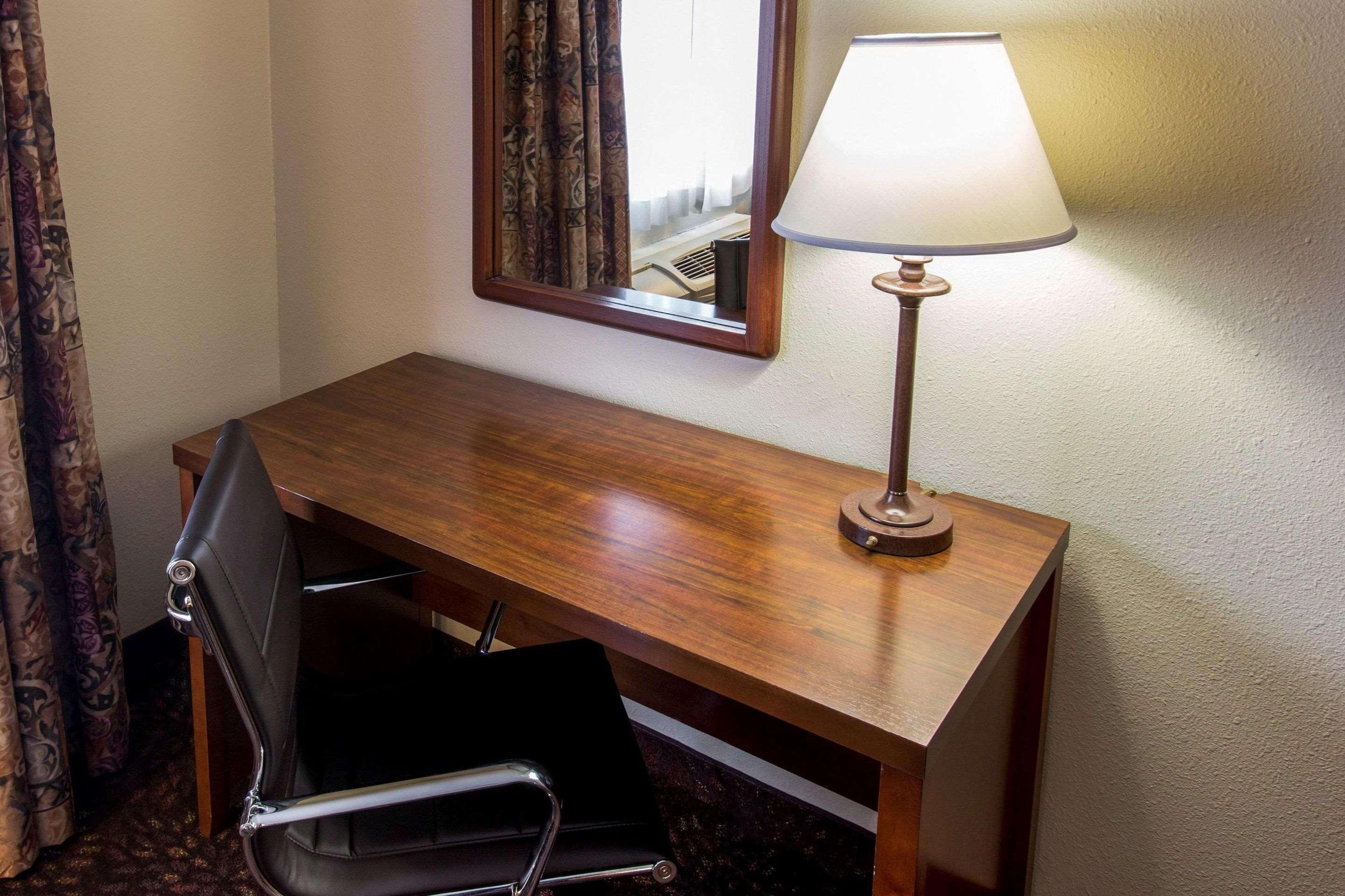 Comfort Inn Okemos - East Lansing מראה חיצוני תמונה