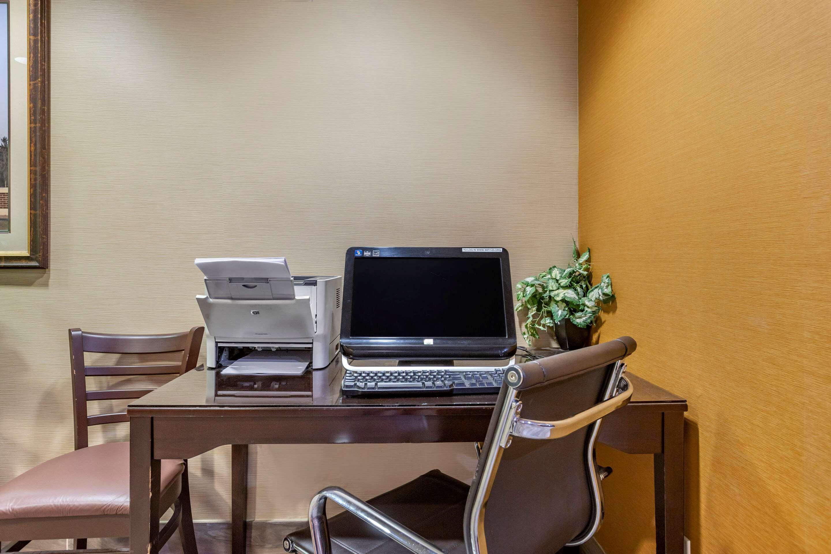 Comfort Inn Okemos - East Lansing מראה חיצוני תמונה