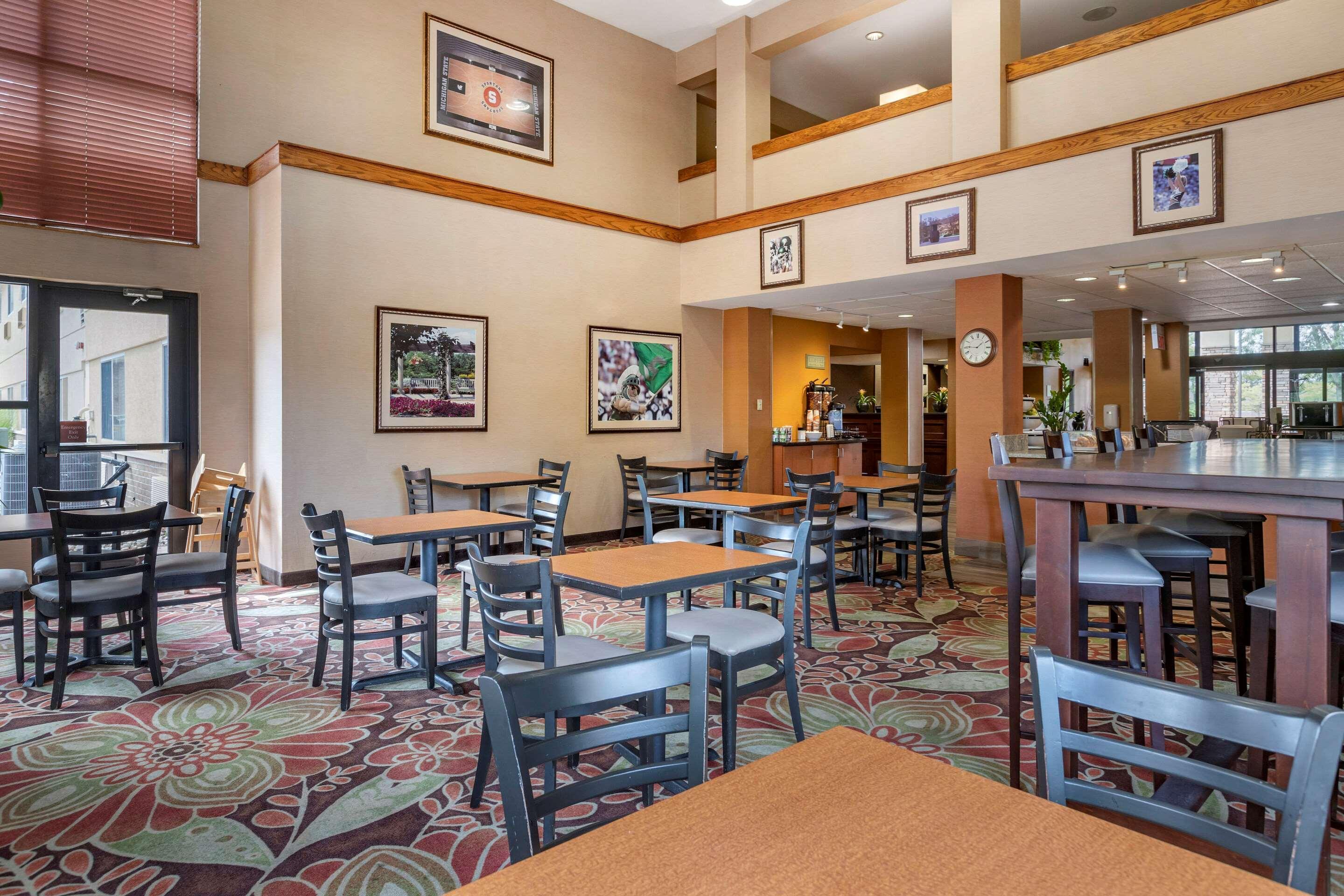 Comfort Inn Okemos - East Lansing מראה חיצוני תמונה